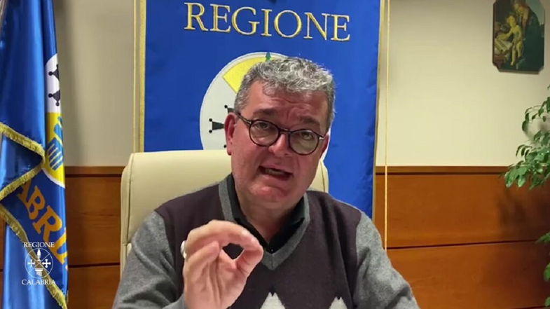 Dpcm di Natale, Spirlì: «Lo trovo un atto quasi criminale»