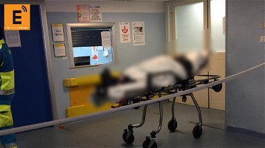 Rossano, Pronto soccorso al collasso: ambulanze in fila e pazienti ammassati in sala d'aspetto
