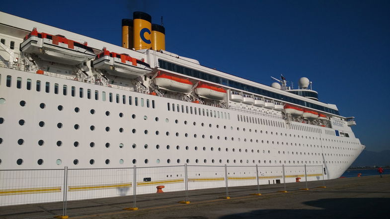 Costa Crociere a Corigliano, 1100 turisti sbarcano al Porto