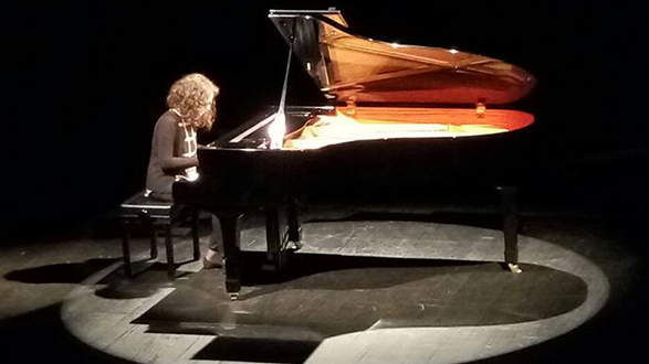 Rossano, grandi emozioni per il primo concerto all’estero della giovane pianista Teresa Campana