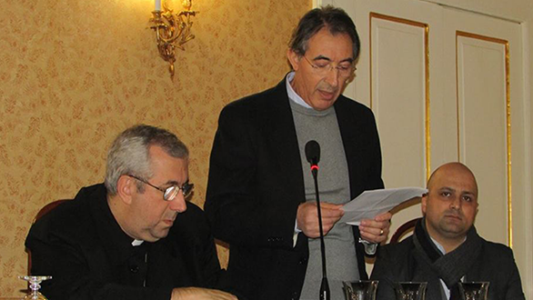 Folto pubblico alla presentazione del nuovo volume di Franco Emilio Carlino 