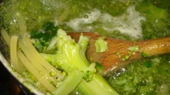 Pacificazione del nord Africa con la pasta e broccoli
