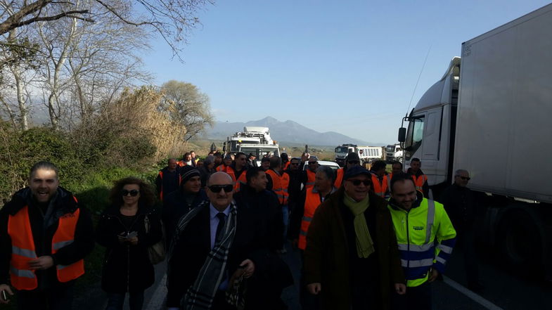 Spezzano, traffico bloccato per oltre tre ore