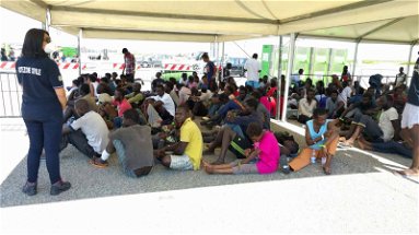 Corigliano: quasi mille migranti arrivati stamattina al porto