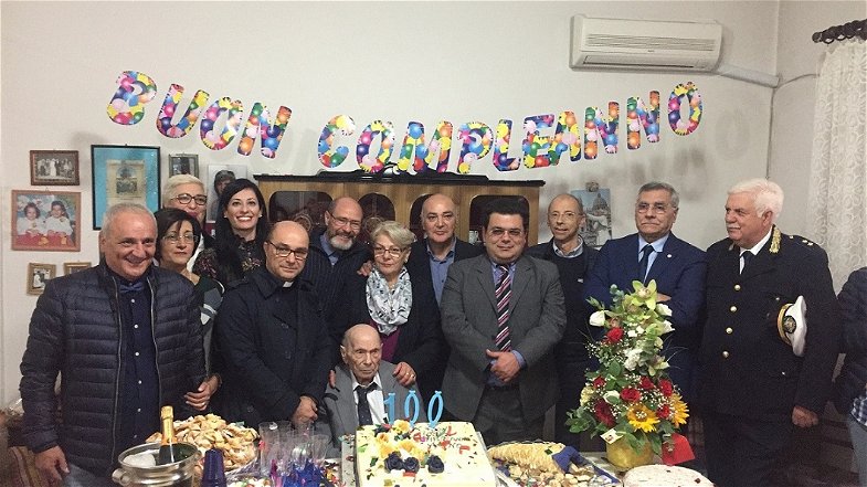 Corigliano festeggia i 100 anni di nonno Pasquale