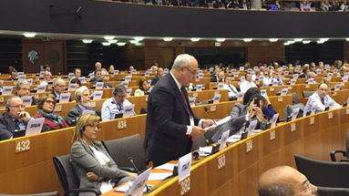 Klaus Algieri interviene a Bruxelles 