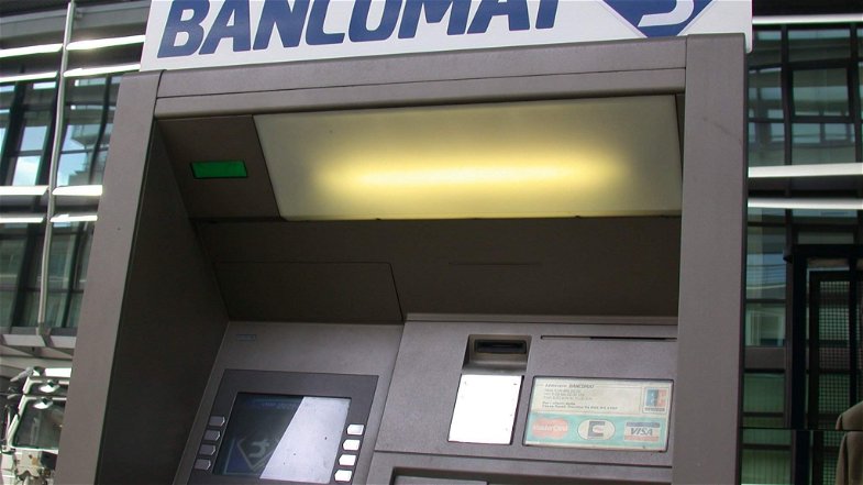Cronaca, Corigliano: tentano di asportare il bancomat