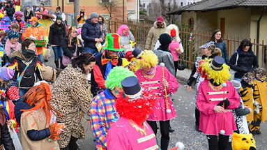 Carnevale Corigliano, sfilata in maschera all’insegna del riciclo