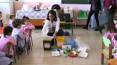 Lo staff di Ecoross nelle scuole primaria e dell'infanzia