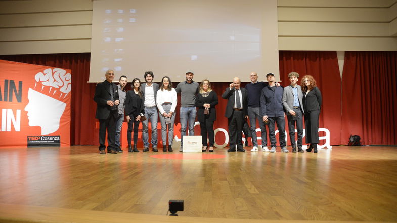 Creazione dell'orafo Tordo ambasciatrice al meeting TEDx Cosenza