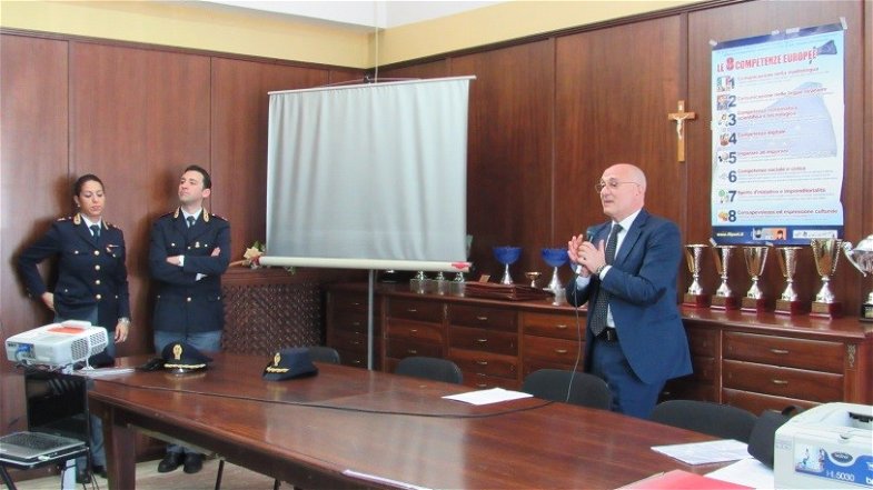 Corigliano: il Questore Liguori nei Licei per il Progetto della Polizia di Stato “Illegalità, no grazie!”