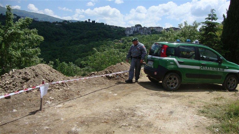 Carabinieri forestale Spezzano sila: deferito per attività e smaltimento illecito rifiuti