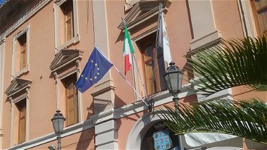 Caracciolo, morte Rodotà: non esposta la bandiera a mezz'asta