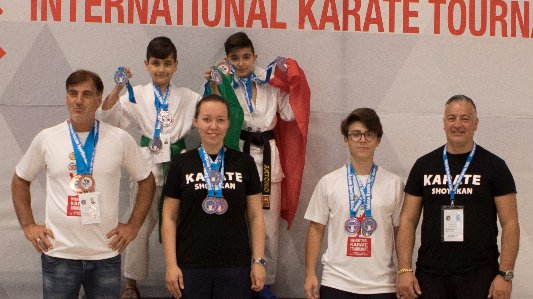 Trionfa la scuola rossanese di karate del maestro Scalise al Campionato Internazionale di Villafranca