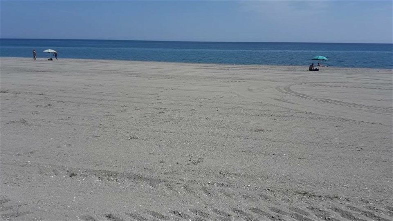 Crosia : Pulizia spiaggia, tutto pronto per la stagione estiva