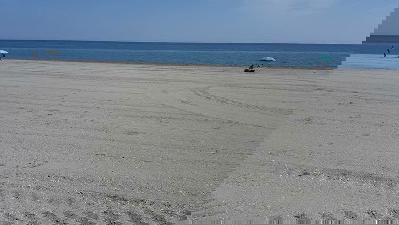 Crosia : Pulizia spiaggia, tutto pronto per la stagione estiva