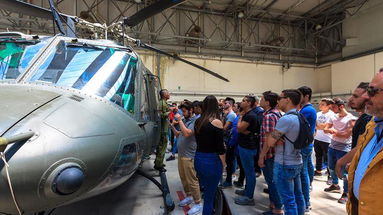 Corigliano, alunni in visita al Reggimento Aviazione Sirio di Lamezia