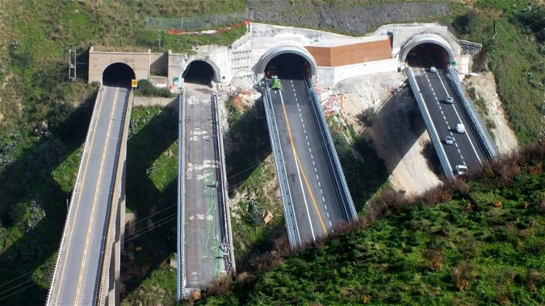 Salerno-Reggio da oggi ufficialmente Autostrada del Mediterraneo