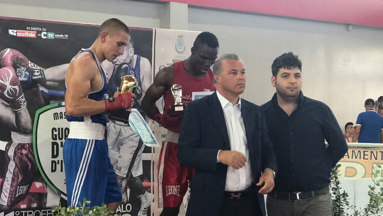 Mascaro: un evento europeo di boxe a Rossano