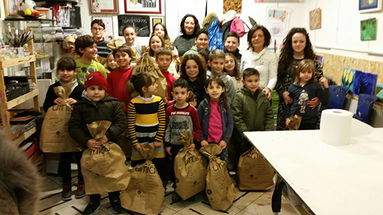 Riuso creativo, la Scuola d'Arte decora l'albero di Natale Ecoross 2017