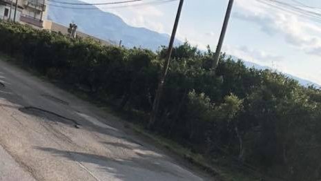 Corigliano, strada di Santa Lucia bombardata dalle buche