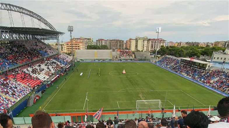 Il Crotone torna alla vittoria battendo il Bologna 1-0