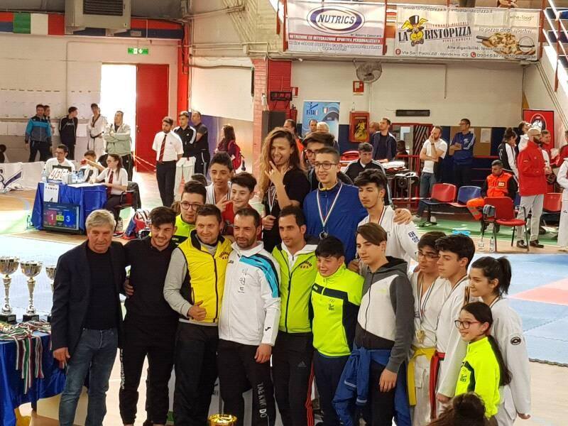 Campionato Interregionale Calabria Di Taekwondo Successo Per Il Centro Di Corigliano Ecodellojonio It