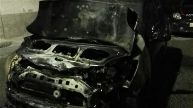 Cariati,auto in fiamme.La solidarietà de L'Alternativa a Rosetta Graziano
