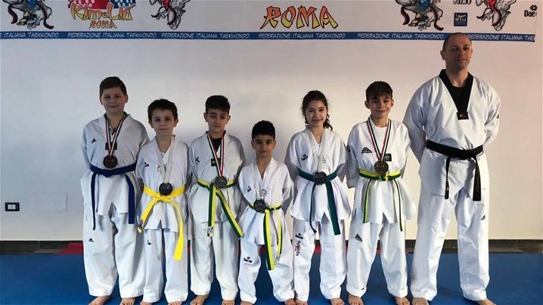 La Taekwondo Draghi Rossano porta a casa 6 medaglie dal Palaflorio di Bari
