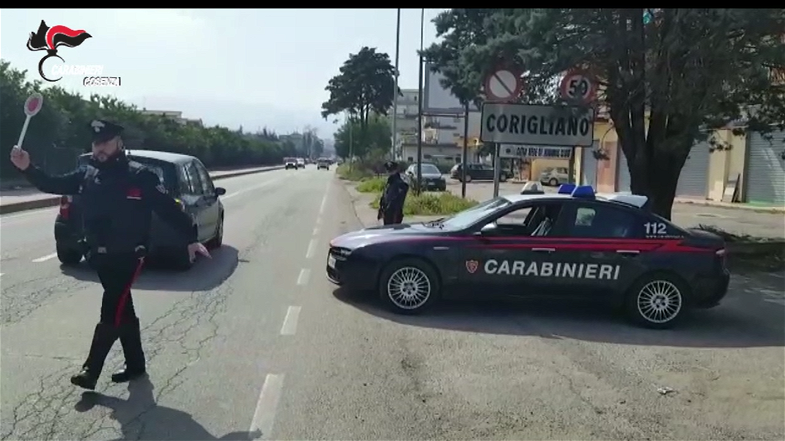 Carabinieri Corigliano, forza un posto di blocco: arrestato