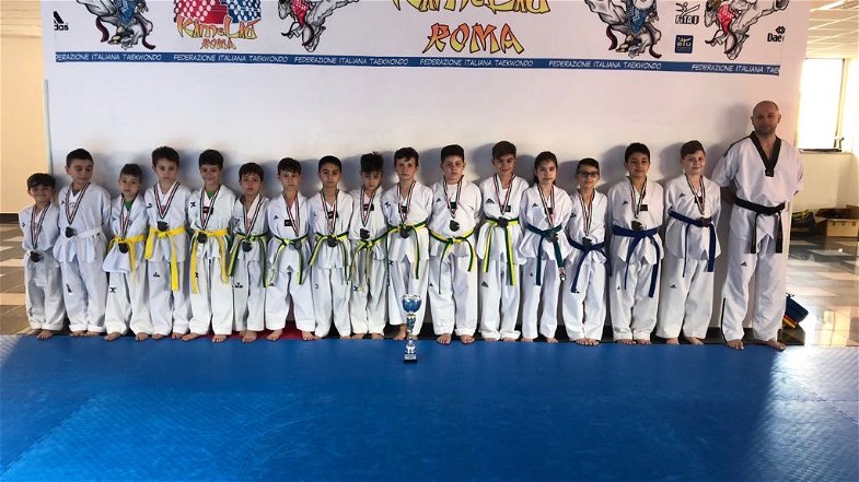 Taekwondo: la Draghi Rossano fa incetta di medaglie al Città di Corigliano