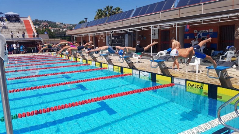 Cosenza, nuoto: più di 800 atleti presenti al trofeo regionale Esordienti