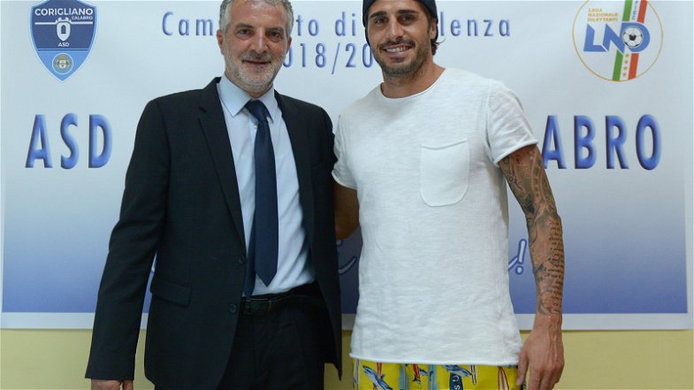 Calcio: il trequartista Armando De Simone firma con il Corigliano