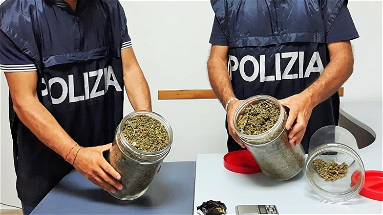 Polizia Commissariato Corigliano Rossano, un arresto: nascondeva 1,4 kg di marijuana in barattoli seppelliti sotto terra