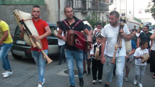 Ad Albidona il primo festival della zampogna