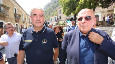 Presidente Oliverio a Civita insieme al Capo Protezione Civile Borrelli e Tansi : 