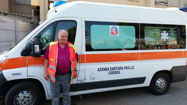 Dopo anni di emergenze, va in pensione il dottor Luigi Vulcano, dirigente medico di primo livello del 118 di Rossano