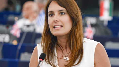 Olio d’oliva,Laura Ferrara (M5S): “Ci batteremo per i nostri produttori”