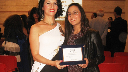 La giovane attrice rossanese DENISE SAPIA premiata al Lazzaro Film Festival di Reggio Calabria