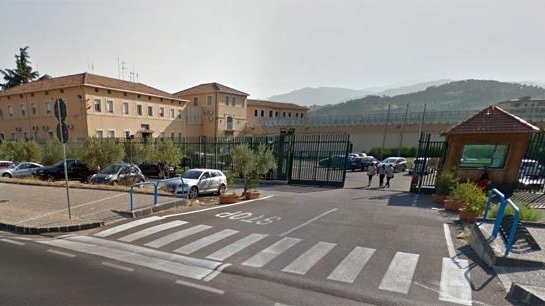 Cosenza: detenuto alta sicurezza aggredisce agente penitenziario
