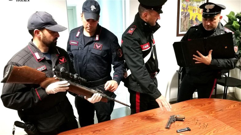 Carabinieri Rende: arrestato 48enne per detenzione illegale di armi clandestine con munizionamento e ricettazione