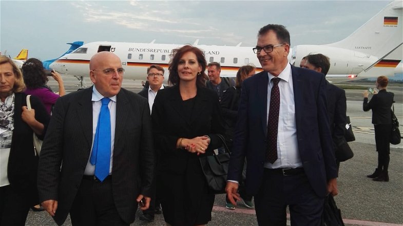 DRV 2018: è appena atterrato in Calabria il ministro tedesco Gerd Muller