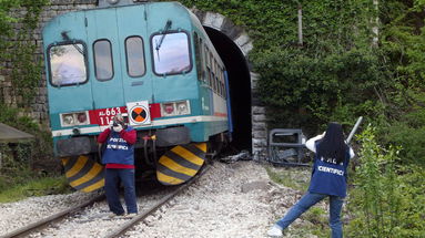 Estintore su binari tratta Paola-Cosenza, treno costretto stop