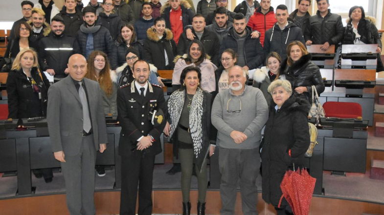 Cosenza:i NAS dei Carabinieri protagonisti di “Io compro originale”, progetto di MDC Cosenza