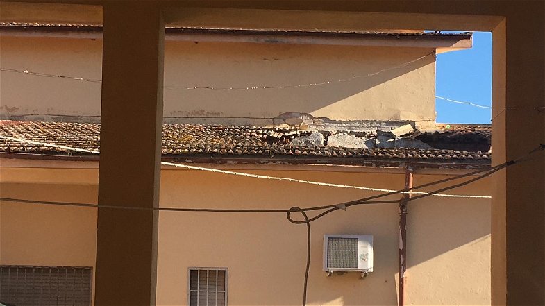 Corigliano, Abate (M5S): crollo tetto scuola si poteva evitare