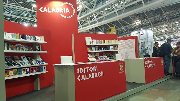 La Calabria al Salone del Libro, inaugurato oggi lo stand della Regione
