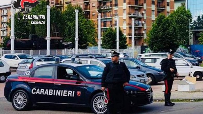 Carabinieri Cosenza: arrestano un uomo per evasione e ne denunciano altri due per droga