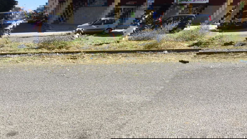 Corigliano Rossano, volontari del Frasso hanno ripulito area verde