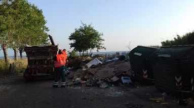 Corigliano Rossano: operazione Città pulita, utilizzati mezzi speciali