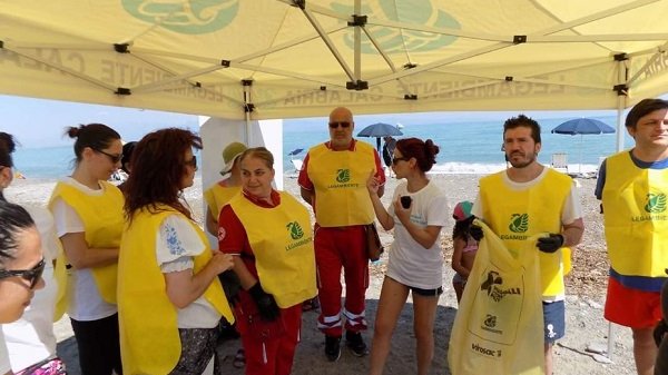 L'iniziativa Beach litter a Corigliano Rossano con Goletta Verde